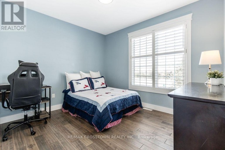 25 MENNILL DRIVE, Springwater (Snow Valley), Ontario, L0L1Y3