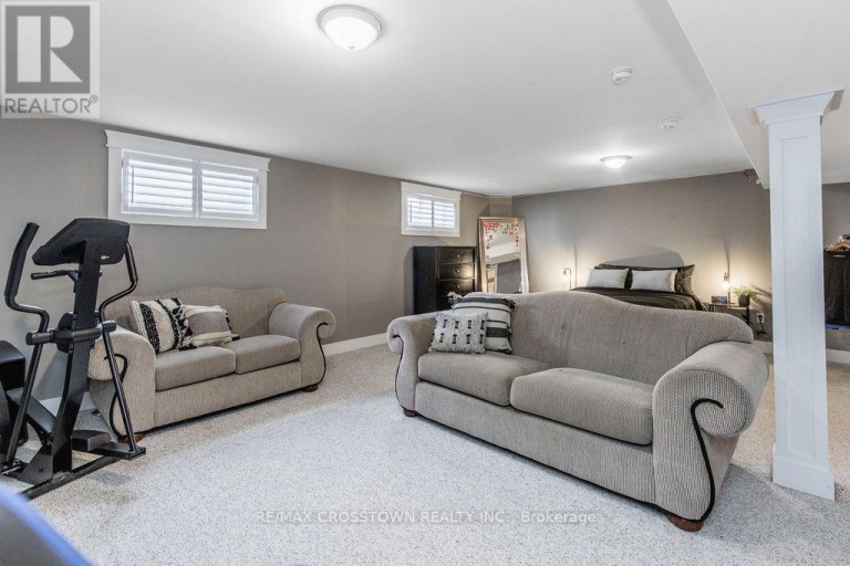 25 MENNILL DRIVE, Springwater (Snow Valley), Ontario, L0L1Y3