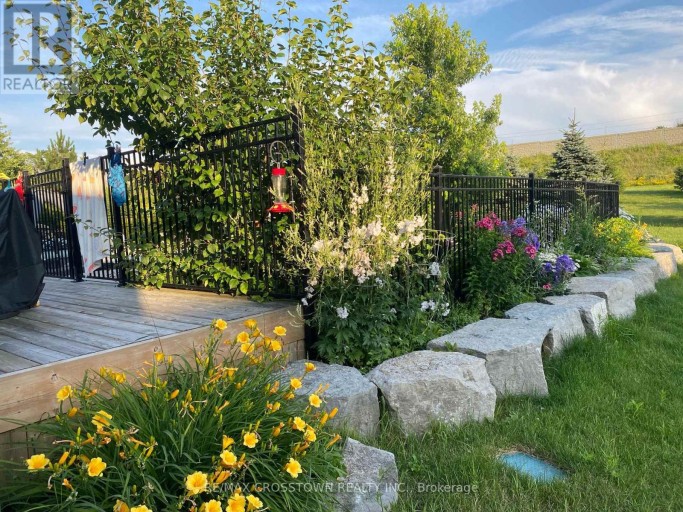 25 MENNILL DRIVE, Springwater (Snow Valley), Ontario, L0L1Y3
