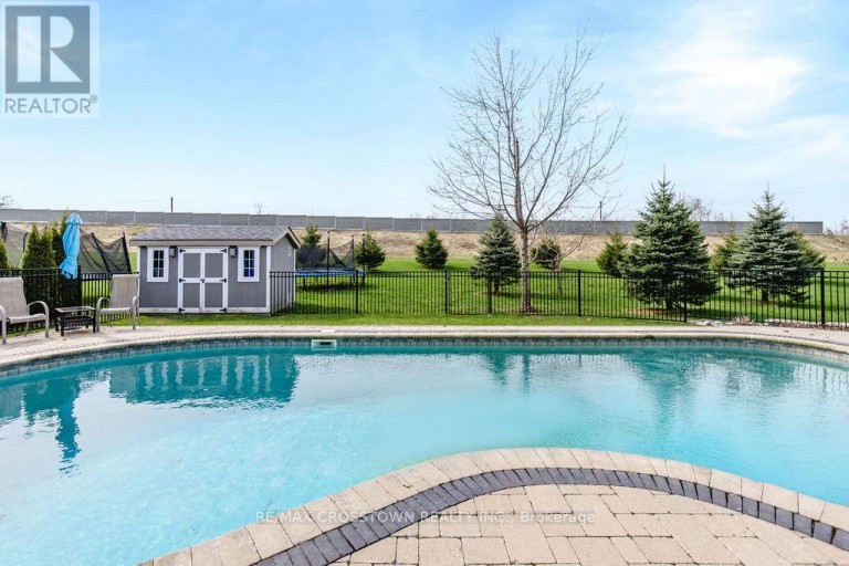25 MENNILL DRIVE, Springwater (Snow Valley), Ontario, L0L1Y3