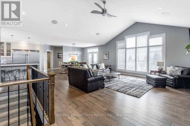 25 MENNILL DRIVE, Springwater (Snow Valley), Ontario, L0L1Y3