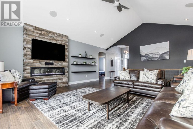 25 MENNILL DRIVE, Springwater (Snow Valley), Ontario, L0L1Y3