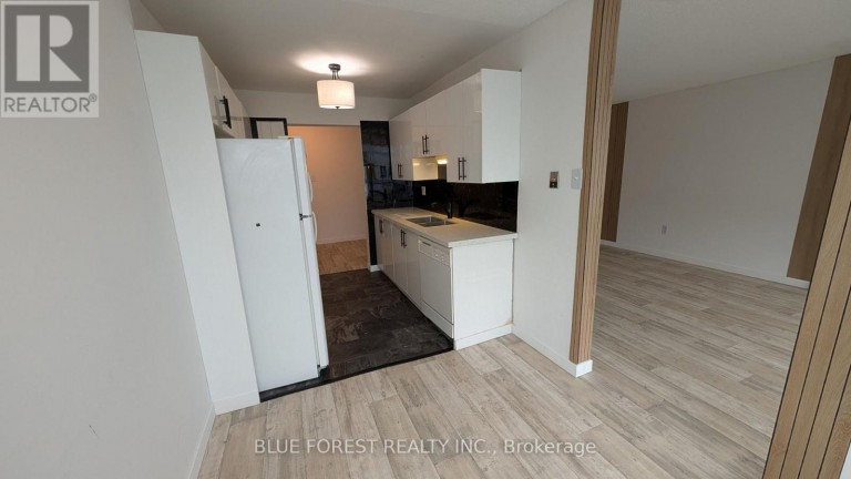 212 - 600 GRENFELL DRIVE, London North (North C), Ontario, N5X2R8