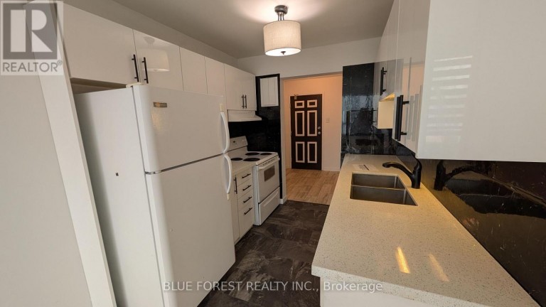 212 - 600 GRENFELL DRIVE, London North (North C), Ontario, N5X2R8