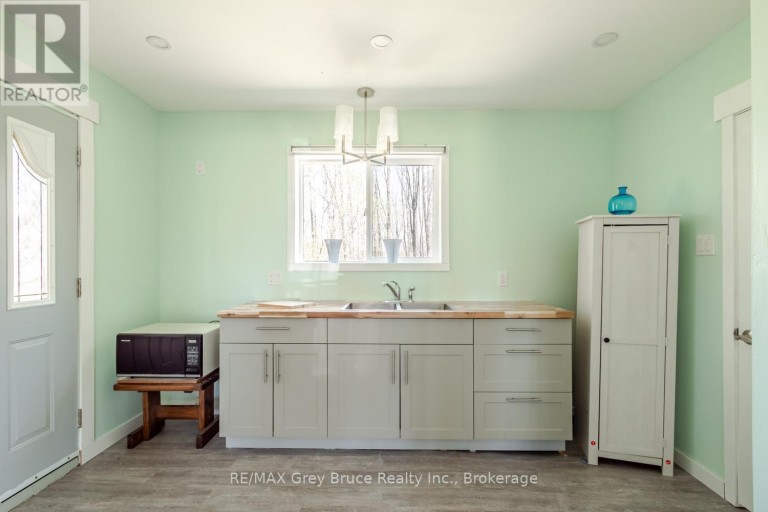 130 CROOKED HILL ROAD, South Bruce Peninsula, Ontario, N0H1A0
