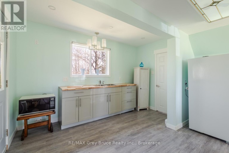 130 CROOKED HILL ROAD, South Bruce Peninsula, Ontario, N0H1A0