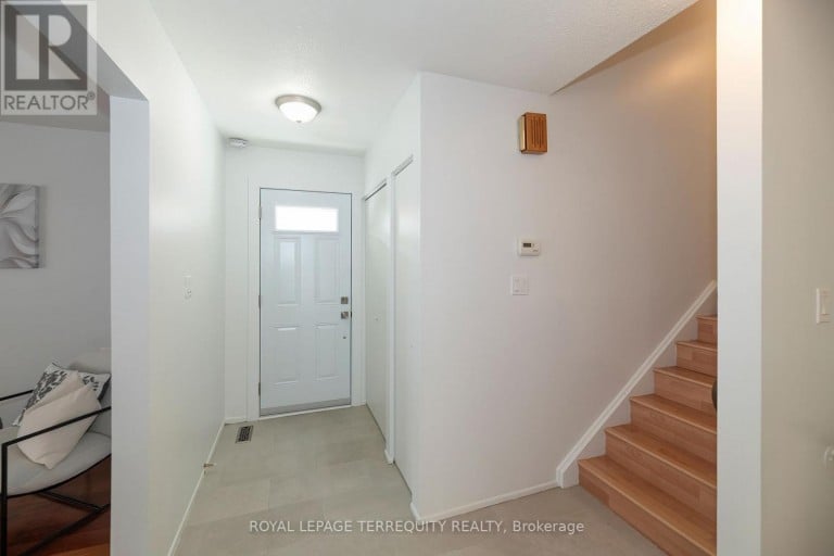 1214 TROWBRIDGE DRIVE, Oshawa (Centennial), Ontario, L1G7H2