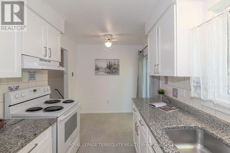 1214 TROWBRIDGE DRIVE, Oshawa (Centennial), Ontario, L1G7H2
