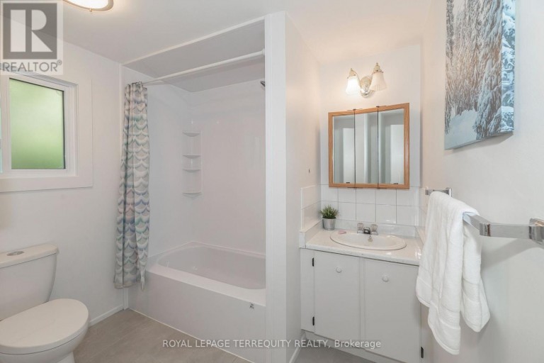 1214 TROWBRIDGE DRIVE, Oshawa (Centennial), Ontario, L1G7H2