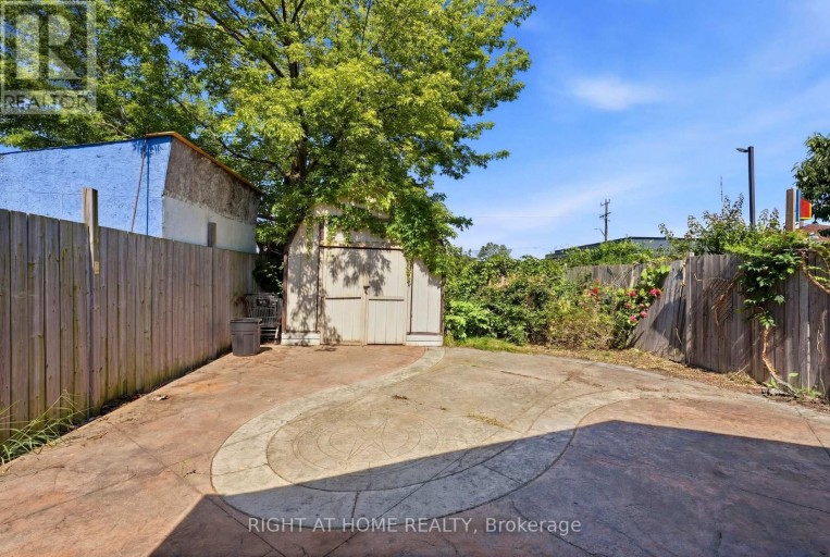 123 CROSTHWAITE AVENUE N, Hamilton (Homeside), Ontario, L8H4V4