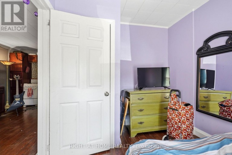 123 CROSTHWAITE AVENUE N, Hamilton (Homeside), Ontario, L8H4V4