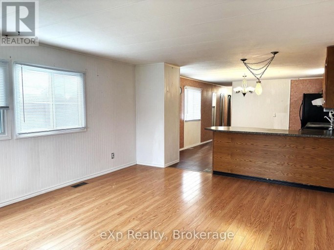 4 - 230 4 CONCESSION, South Bruce, Ontario, N0G1J0