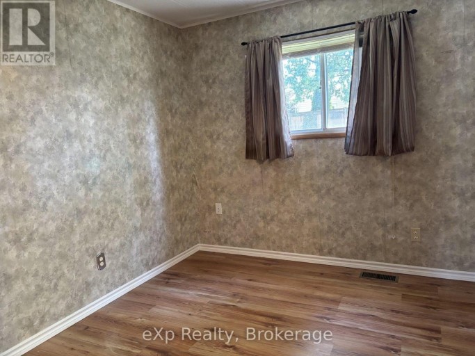 4 - 230 4 CONCESSION, South Bruce, Ontario, N0G1J0