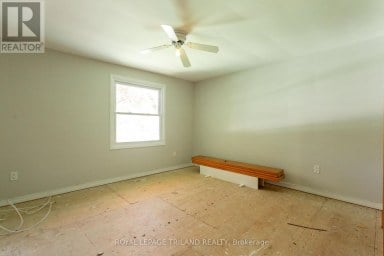 8 CROATIA COURT St. Thomas Ontario photo 23
