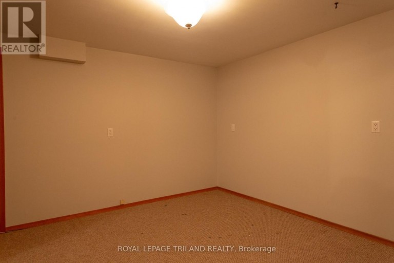 8 CROATIA COURT, St. Thomas, Ontario, N5R5P6
