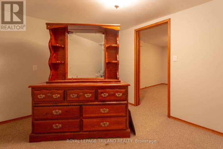8 CROATIA COURT, St. Thomas, Ontario, N5R5P6