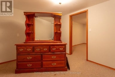 8 CROATIA COURT St. Thomas Ontario photo 35
