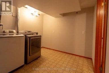 8 CROATIA COURT St. Thomas Ontario photo 37