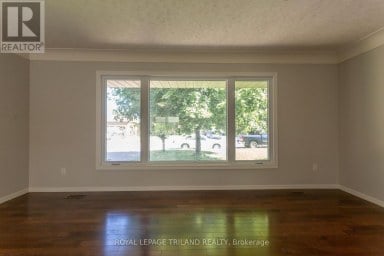 8 CROATIA COURT St. Thomas Ontario photo 4