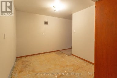 8 CROATIA COURT St. Thomas Ontario photo 40