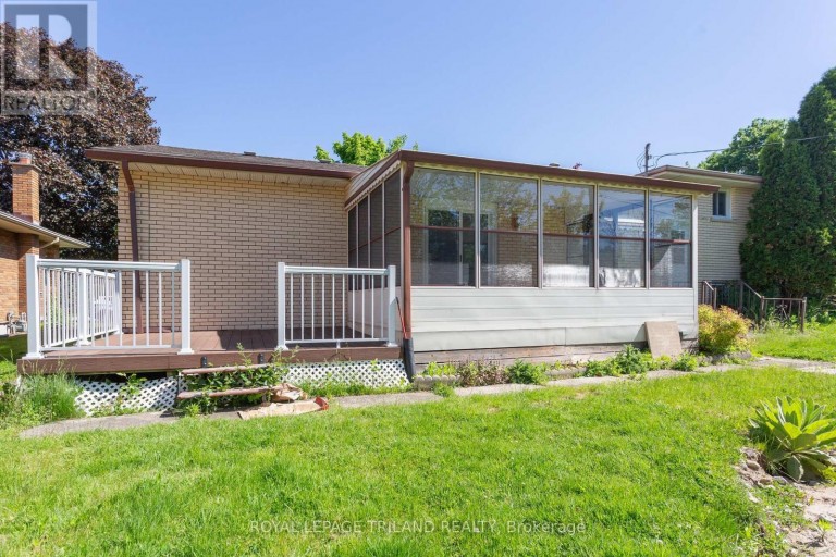 8 CROATIA COURT, St. Thomas, Ontario, N5R5P6