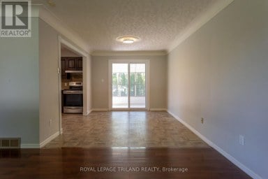 8 CROATIA COURT St. Thomas Ontario photo 9