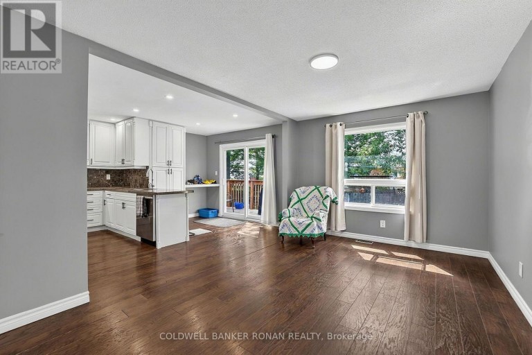8 MCCARTHY CRESCENT, Essa (Angus), Ontario, L0M1B3