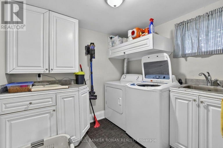 8 MCCARTHY CRESCENT, Essa (Angus), Ontario, L0M1B3