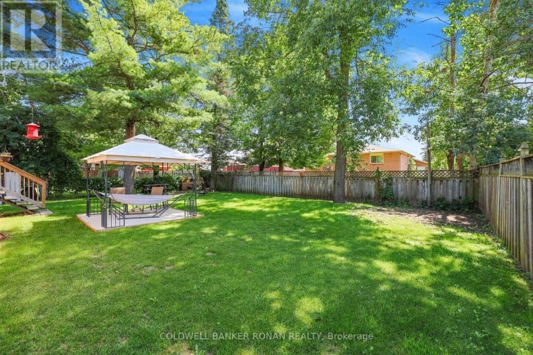 8 MCCARTHY CRESCENT, Essa (Angus), Ontario, L0M1B3