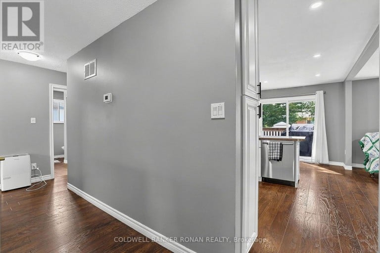 8 MCCARTHY CRESCENT, Essa (Angus), Ontario, L0M1B3