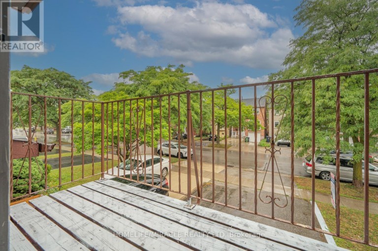 177 WESTMORE DRIVE S, Toronto (West Humber-Clairville), Ontario, M9V4N2
