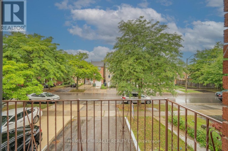 177 WESTMORE DRIVE S, Toronto (West Humber-Clairville), Ontario, M9V4N2