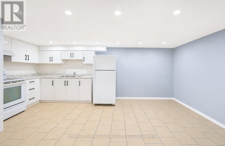 177 WESTMORE DRIVE S, Toronto (West Humber-Clairville), Ontario, M9V4N2