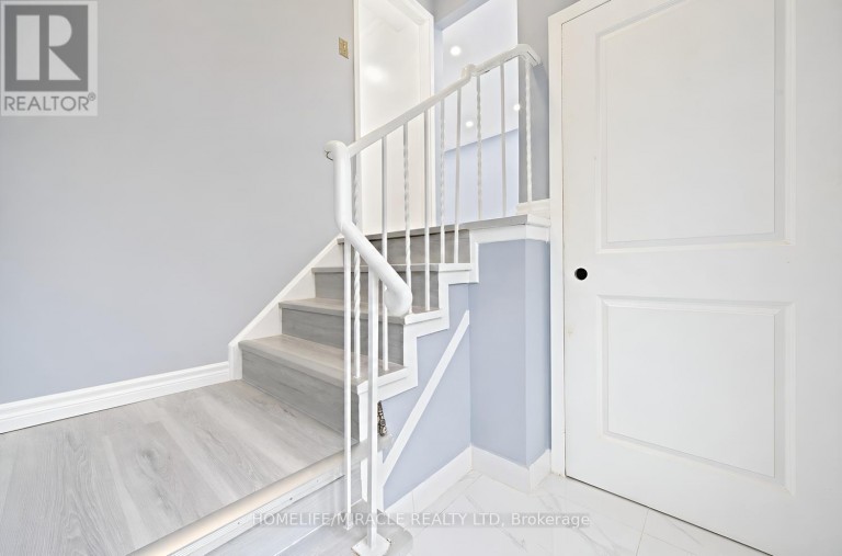 177 WESTMORE DRIVE S, Toronto (West Humber-Clairville), Ontario, M9V4N2