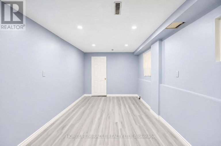 177 WESTMORE DRIVE S, Toronto (West Humber-Clairville), Ontario, M9V4N2