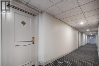 901 - 2737 KEELE STREET Toronto (Downsview-Roding-CFB) Ontario photo 2