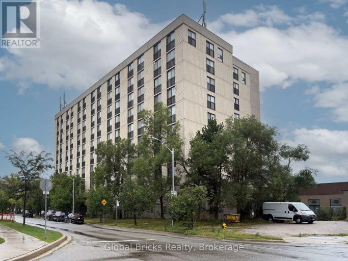 901 - 2737 KEELE STREET, Toronto (Downsview-Roding-CFB), Ontario, M3M2E9