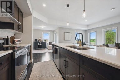 58 - 107 WESTRA DRIVE Guelph (Willow West/Sugarbush/West Acres) Ontario photo 5