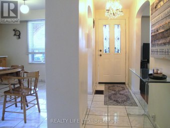 4 ROSALIE AVENUE Toronto (Downsview-Roding-CFB) Ontario photo 15