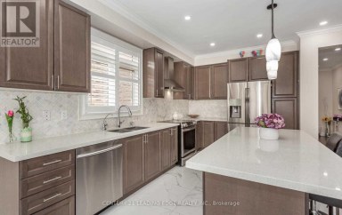 7 VETCH STREET Brampton (Bram West) Ontario photo 11