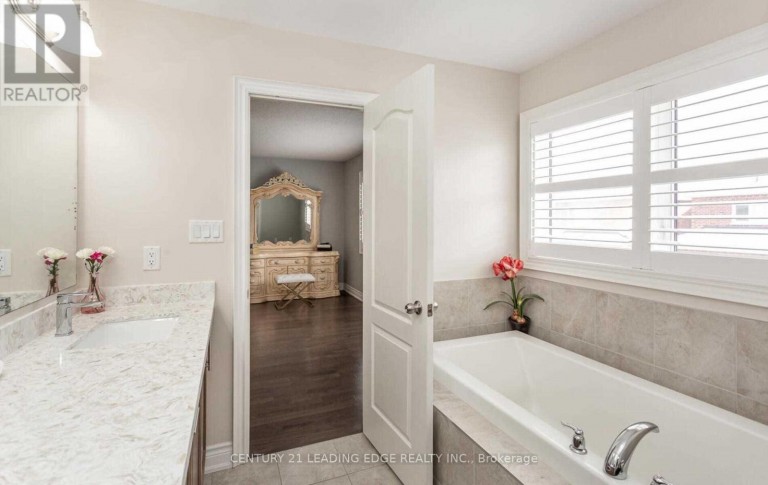 7 VETCH STREET, Brampton (Bram West), Ontario, L6Y0E3