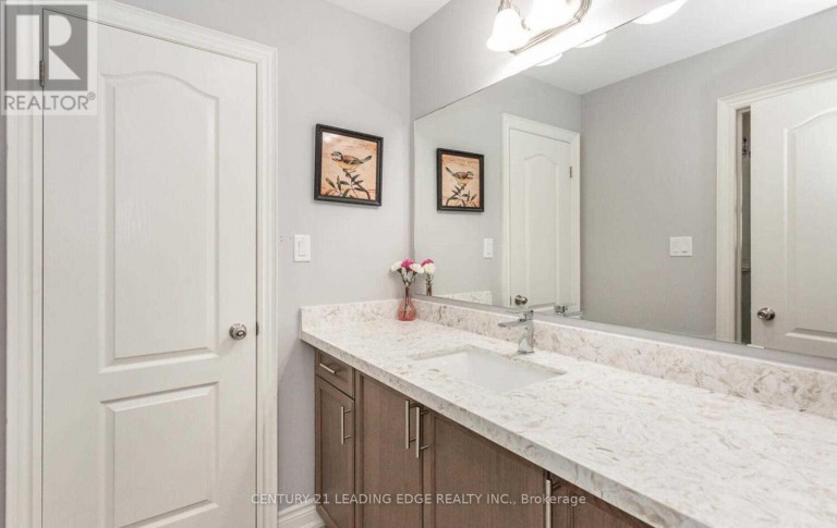7 VETCH STREET, Brampton (Bram West), Ontario, L6Y0E3
