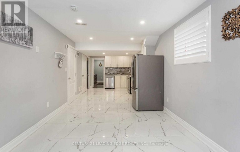 7 VETCH STREET, Brampton (Bram West), Ontario, L6Y0E3
