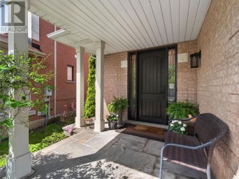 120 SANDWOOD DRIVE Vaughan (Patterson) Ontario photo 2
