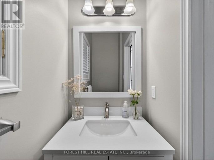 120 SANDWOOD DRIVE, Vaughan (Patterson), Ontario, L4J8W4
