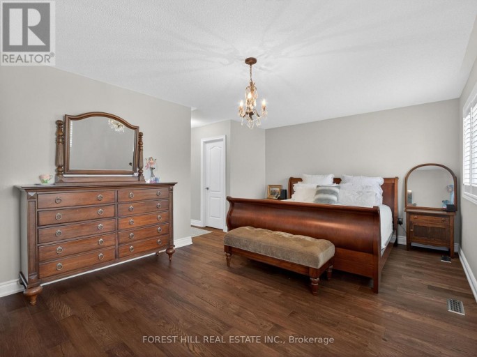120 SANDWOOD DRIVE, Vaughan (Patterson), Ontario, L4J8W4