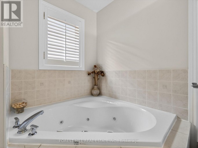 120 SANDWOOD DRIVE, Vaughan (Patterson), Ontario, L4J8W4
