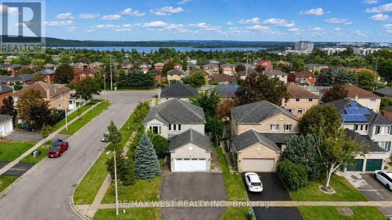 1 CARDINAL STREET, Barrie (Cundles East), Ontario, L4M6C8