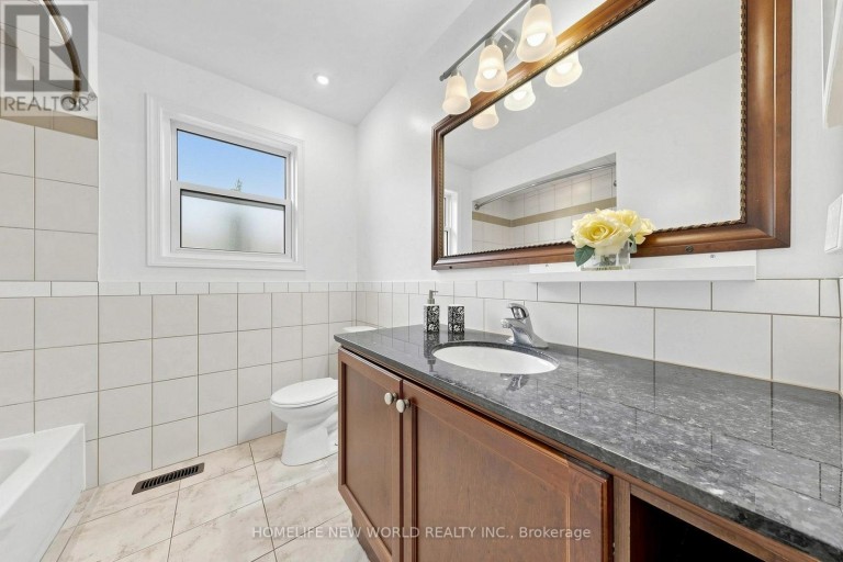 6 VALLEYCREST AVENUE, Markham (Bullock), Ontario, L3P1H7