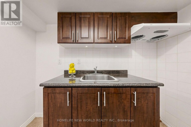 6 VALLEYCREST AVENUE, Markham (Bullock), Ontario, L3P1H7